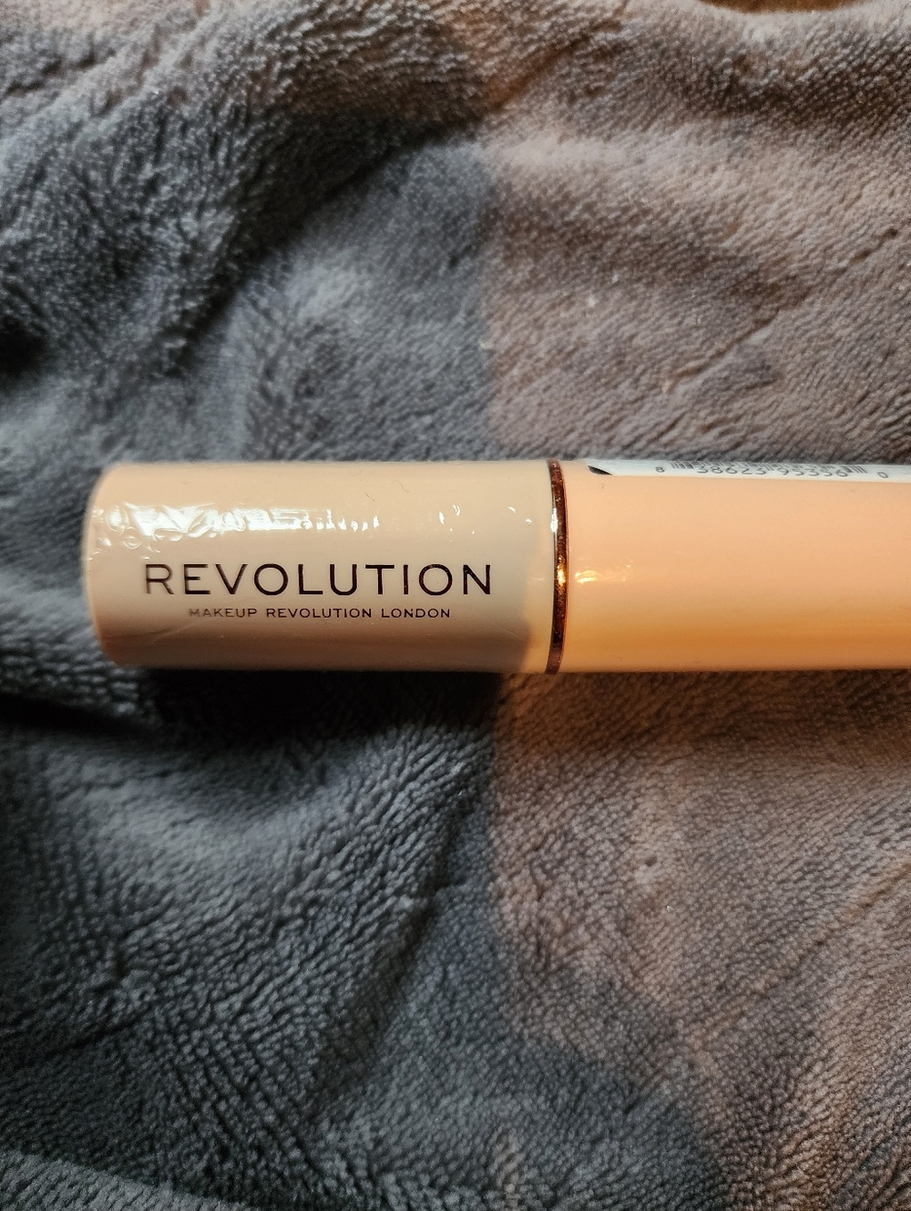 Revolution Fast Base Foundation Stick in Light Beige - F1